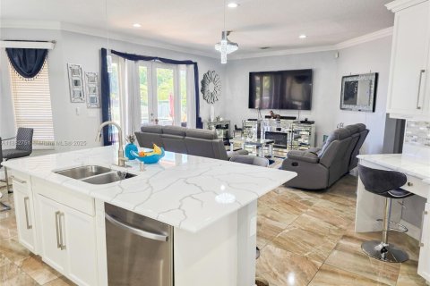 Villa ou maison à vendre à Coral Springs, Floride: 6 chambres, 304.72 m2 № 1942352 - photo 9