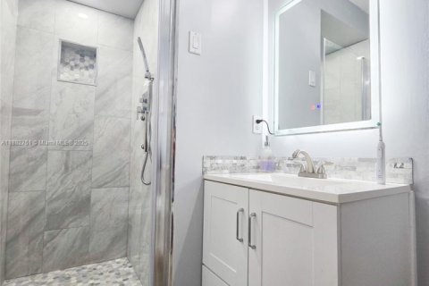 Villa ou maison à vendre à Coral Springs, Floride: 6 chambres, 304.72 m2 № 1942352 - photo 20