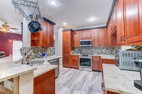 Casa en venta en Orlando, Florida, 5 dormitorios, 252.88 m2 № 1574215 - foto 9