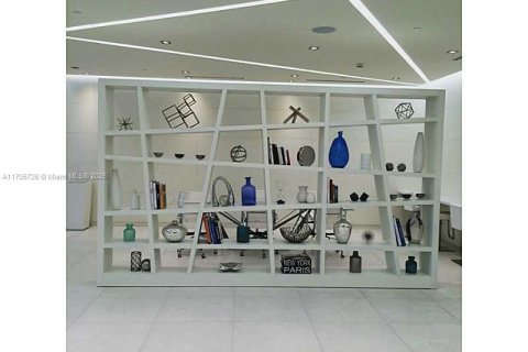 Купить кондоминиум в Майами, Флорида 1 спальня, 62.43м2, № 2053541 - фото 30