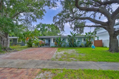 House in Tampa, Florida 3 bedrooms, 80.27 sq.m. № 1893923 - photo 2