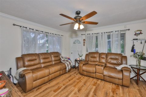 House in Tampa, Florida 3 bedrooms, 80.27 sq.m. № 1893923 - photo 5