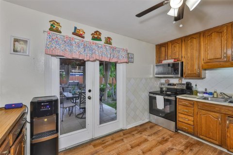 House in Tampa, Florida 3 bedrooms, 80.27 sq.m. № 1893923 - photo 12