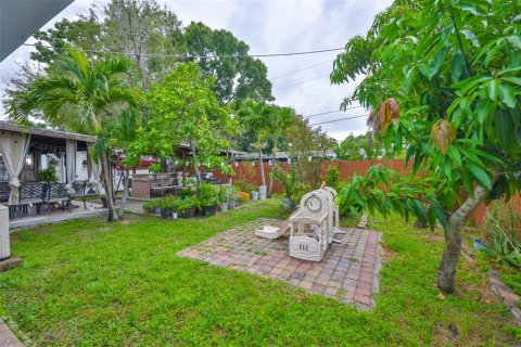 House in Tampa, Florida 3 bedrooms, 80.27 sq.m. № 1893923 - photo 30