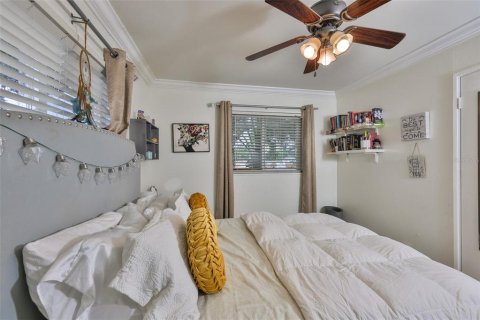 House in Tampa, Florida 3 bedrooms, 80.27 sq.m. № 1893923 - photo 15