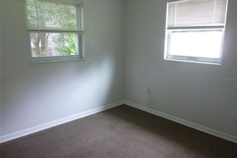 House in Frostproof, Florida 3 bedrooms, 92.53 sq.m. № 2239291 - photo 12