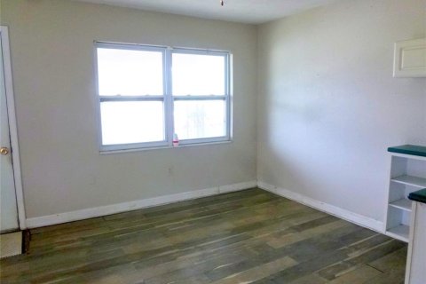 House in Frostproof, Florida 3 bedrooms, 92.53 sq.m. № 2239291 - photo 7