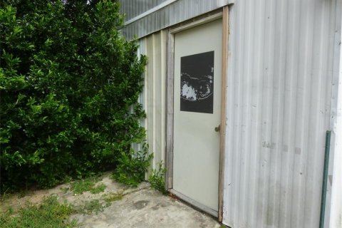 House in Frostproof, Florida 3 bedrooms, 92.53 sq.m. № 2239291 - photo 19