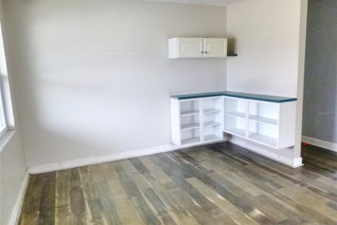 House in Frostproof, Florida 3 bedrooms, 92.53 sq.m. № 2239291 - photo 8