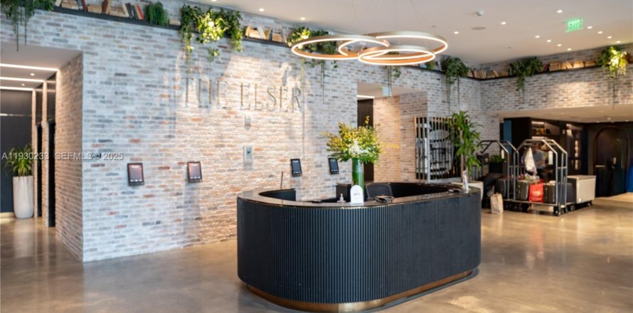 Studio in the Condo in Miami, Florida  № 2054198