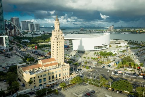 Condo in Miami, Florida  № 2054198 - photo 17