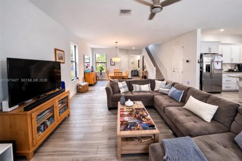 Adosado en venta en Pembroke Pines, Florida, 3 dormitorios, 162.49 m2 № 2033293 - foto 9