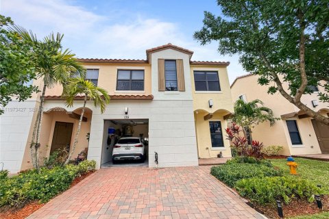 Adosado en venta en Pembroke Pines, Florida, 3 dormitorios, 162.49 m2 № 2033293 - foto 3