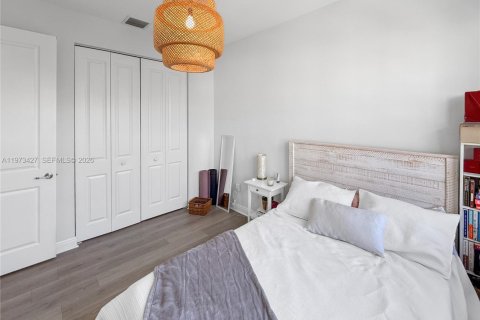 Adosado en venta en Pembroke Pines, Florida, 3 dormitorios, 162.49 m2 № 2033293 - foto 17