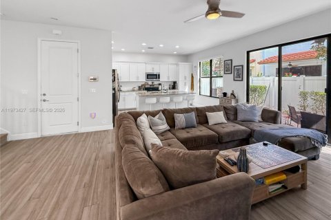 Adosado en venta en Pembroke Pines, Florida, 3 dormitorios, 162.49 m2 № 2033293 - foto 10