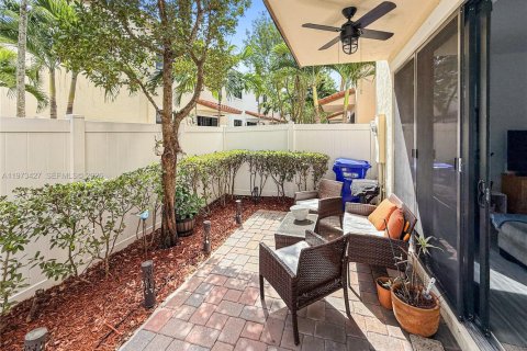 Adosado en venta en Pembroke Pines, Florida, 3 dormitorios, 162.49 m2 № 2033293 - foto 24