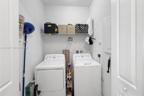 Adosado en venta en Pembroke Pines, Florida, 3 dormitorios, 162.49 m2 № 2033293 - foto 22