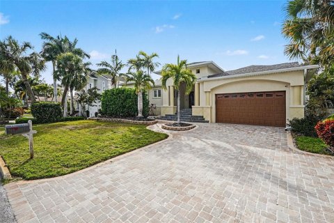 Villa ou maison à vendre à Tierra Verde, Floride: 3 chambres, 270.25 m2 № 2206222 - photo 3