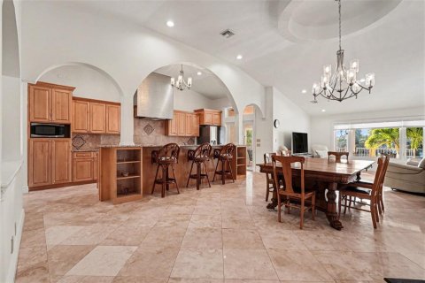 Villa ou maison à vendre à Tierra Verde, Floride: 3 chambres, 270.25 m2 № 2206222 - photo 5