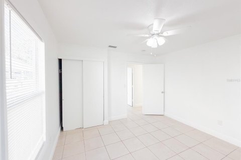 House in Lakeland, Florida 3 bedrooms, 81.29 sq.m. № 2202491 - photo 15