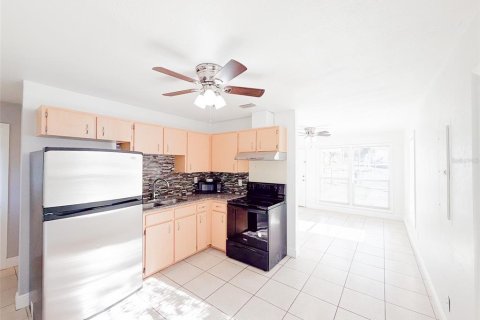 House in Lakeland, Florida 3 bedrooms, 81.29 sq.m. № 2202491 - photo 6