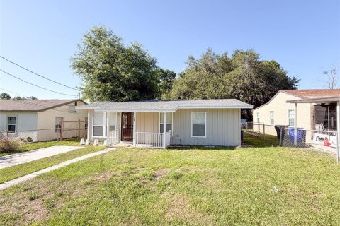 House in Lakeland, Florida 3 bedrooms, 81.29 sq.m. № 2202491 - photo 2