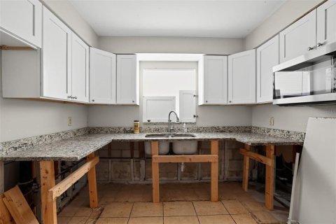 Villa ou maison à vendre à Tampa, Floride: 3 chambres, 111.58 m2 № 2437153 - photo 11