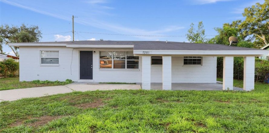 Villa ou maison à Tampa, Floride 3 chambres, 111.58 m2 № 2437153