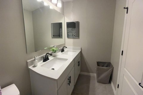 Villa ou maison à louer à Port St. Lucie, Floride: 5 chambres, 300.07 m2 № 2085321 - photo 10
