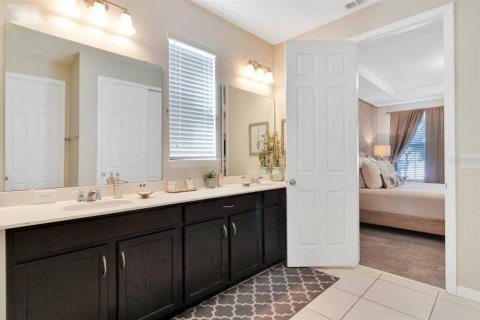 Casa en venta en Kissimmee, Florida, 6 dormitorios, 277.5 m2 № 1917614 - foto 9