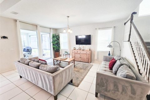 Casa en venta en Kissimmee, Florida, 6 dormitorios, 277.5 m2 № 1917614 - foto 12