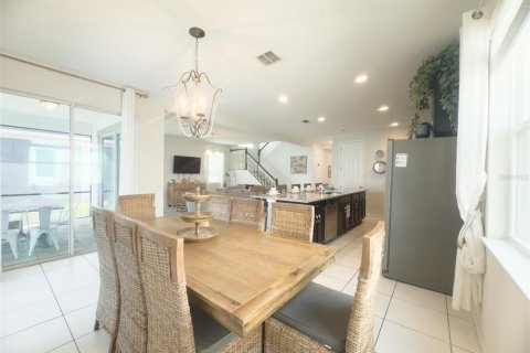 Casa en venta en Kissimmee, Florida, 6 dormitorios, 277.5 m2 № 1917614 - foto 19