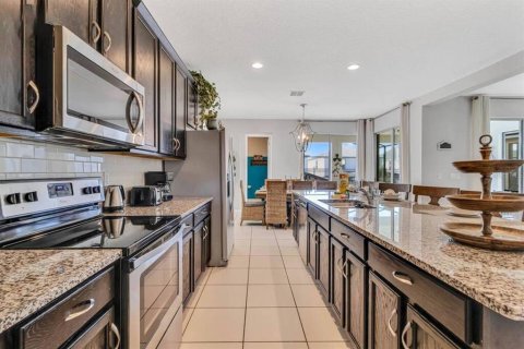 Casa en venta en Kissimmee, Florida, 6 dormitorios, 277.5 m2 № 1917614 - foto 15