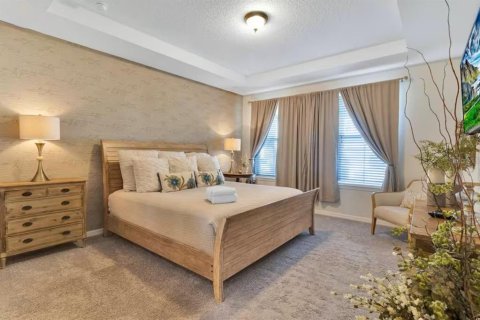 Casa en venta en Kissimmee, Florida, 6 dormitorios, 277.5 m2 № 1917614 - foto 6