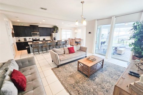 Casa en venta en Kissimmee, Florida, 6 dormitorios, 277.5 m2 № 1917614 - foto 14