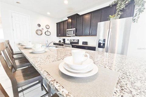 Casa en venta en Kissimmee, Florida, 6 dormitorios, 277.5 m2 № 1917614 - foto 16