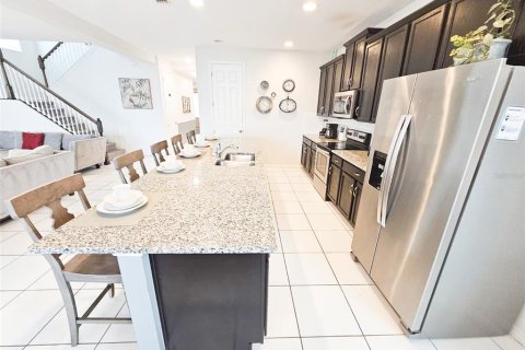 Casa en venta en Kissimmee, Florida, 6 dormitorios, 277.5 m2 № 1917614 - foto 18