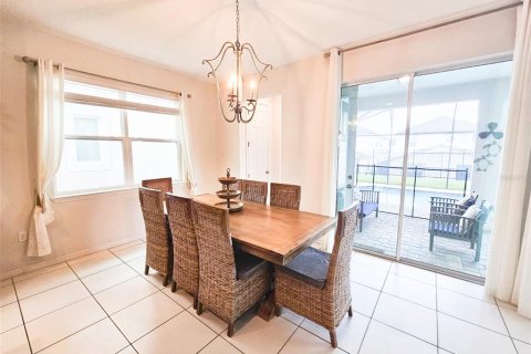 Casa en venta en Kissimmee, Florida, 6 dormitorios, 277.5 m2 № 1917614 - foto 20