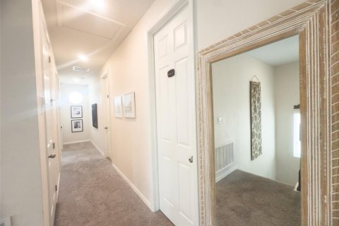Casa en venta en Kissimmee, Florida, 6 dormitorios, 277.5 m2 № 1917614 - foto 28