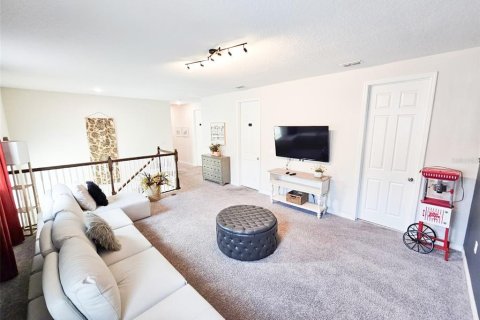 Casa en venta en Kissimmee, Florida, 6 dormitorios, 277.5 m2 № 1917614 - foto 27