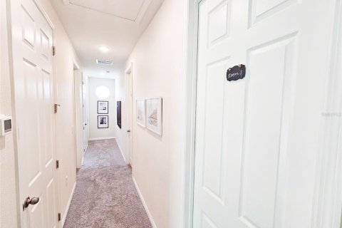 Casa en venta en Kissimmee, Florida, 6 dormitorios, 277.5 m2 № 1917614 - foto 29