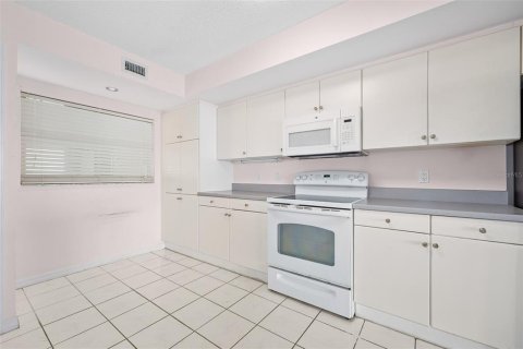 Copropriété à vendre à Daytona Beach, Floride: 2 chambres, 140.47 m2 № 2403128 - photo 17