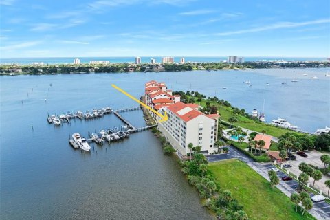Copropriété à vendre à Daytona Beach, Floride: 2 chambres, 140.47 m2 № 2403128 - photo 2