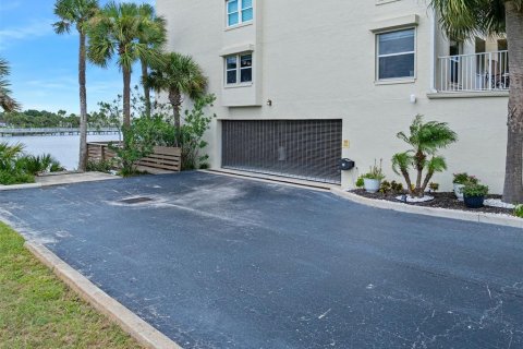 Copropriété à vendre à Daytona Beach, Floride: 2 chambres, 140.47 m2 № 2403128 - photo 5