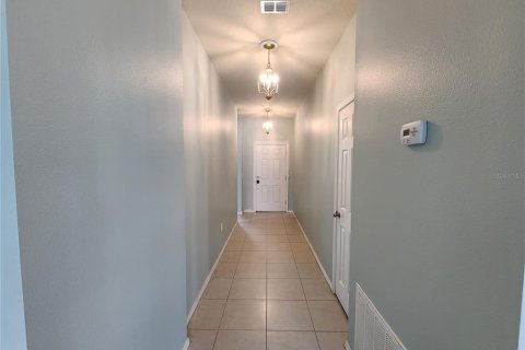 House in Brooksville, Florida 3 bedrooms, 135.82 sq.m. № 2204633 - photo 2