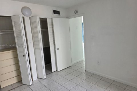 Condominio en venta en Miami Beach, Florida, 1 dormitorio, 57.04 m2 № 1955038 - foto 19