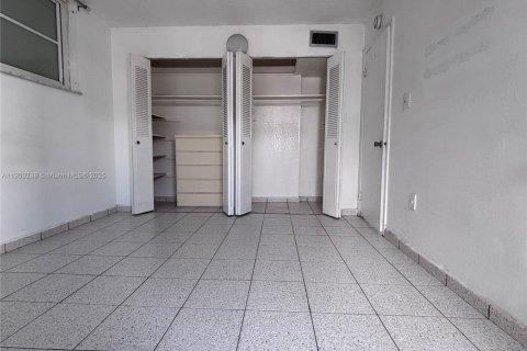 Condo in Miami Beach, Florida, 1 bedroom  № 1955038 - photo 10