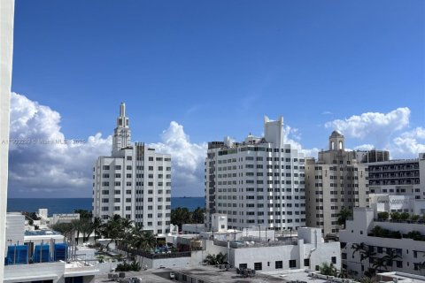 Condo in Miami Beach, Florida, 1 bedroom  № 1955038 - photo 2