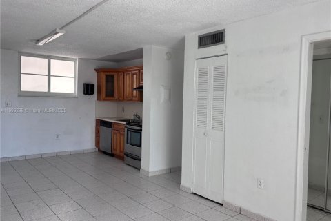 Condo in Miami Beach, Florida, 1 bedroom  № 1955038 - photo 7