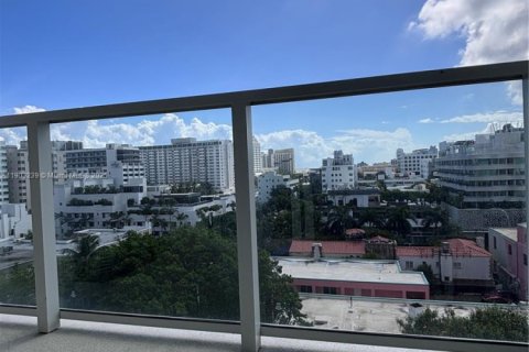Condo in Miami Beach, Florida, 1 bedroom  № 1955038 - photo 3